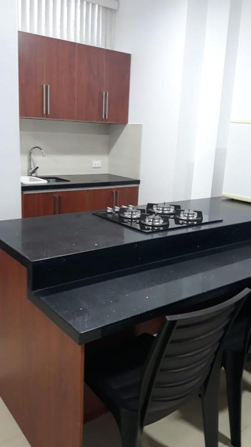 Departamentos Marcecilia De 2 Y 3 Habitaciones En El Centro De Манта Екстер'єр фото